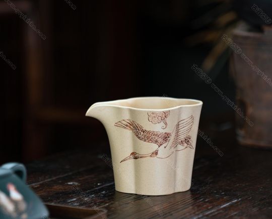 入雲(yún)公道杯 入雲(yún)公道杯