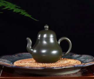 《思婷》宜興紫砂壺王鎮學原礦天青泥全手工 《思婷》宜興紫砂壺王鎮學原礦天青泥全手工