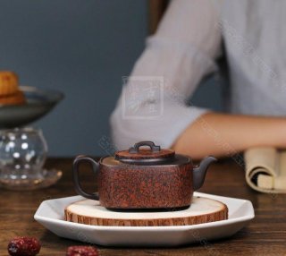 《四方玉鎖》 《四方玉鎖》